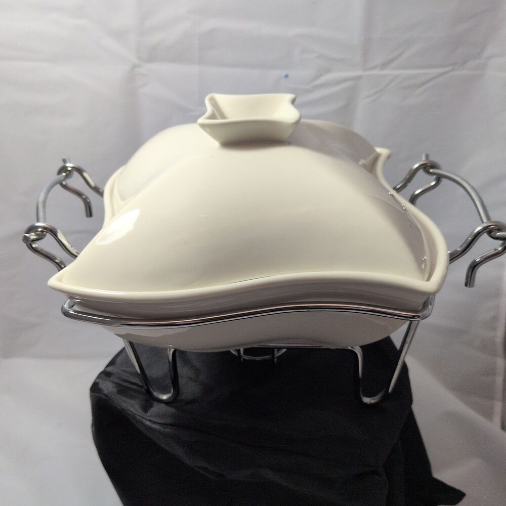 Godinger Siena White Ceramic 1 Qt Covered Baker Casserole Dish Chrome Stand